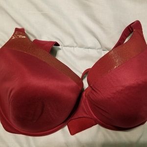 Red VS Bra